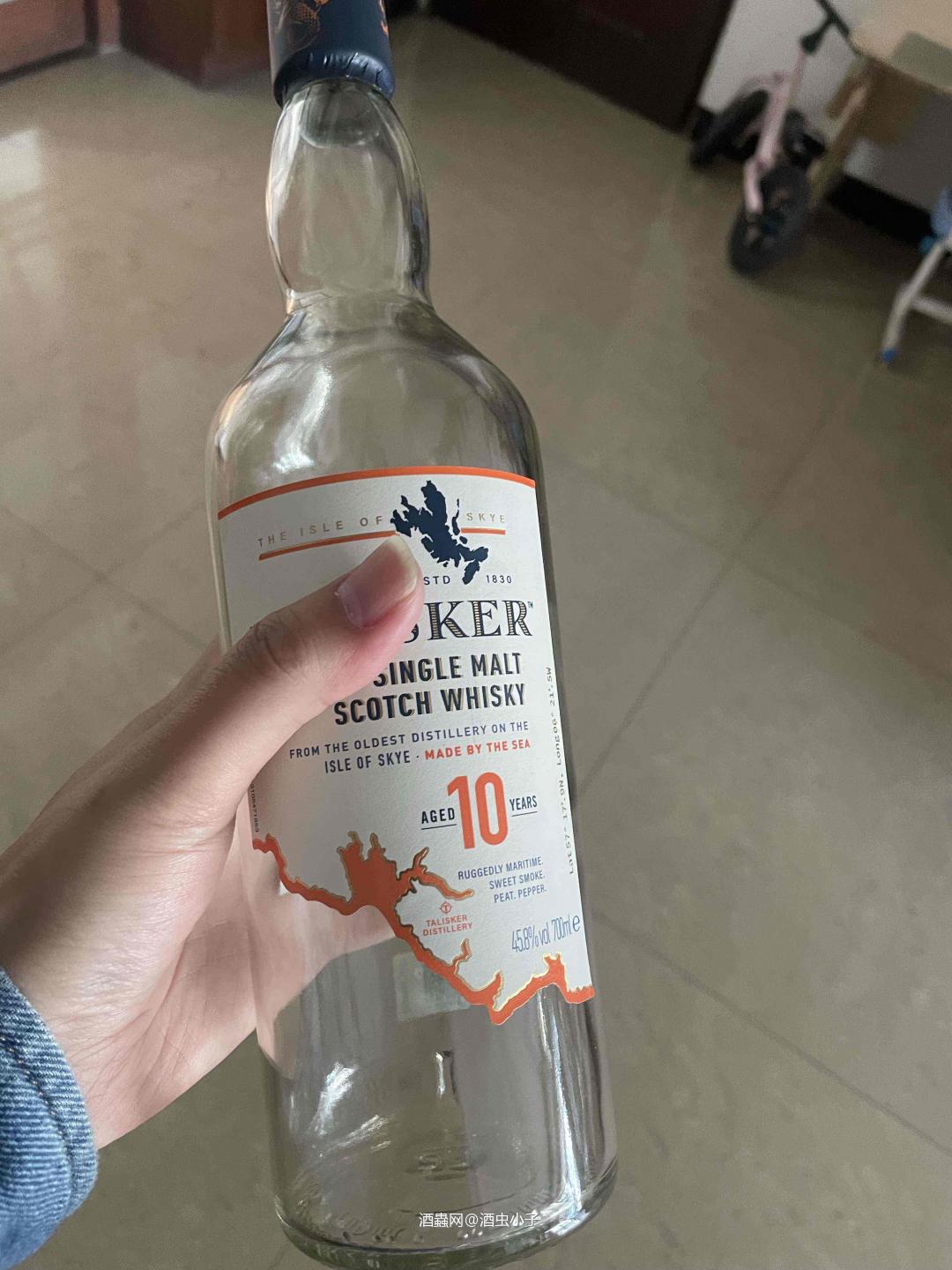 空瓶计划，几个月前的泰10底清完了，感觉海盐味还是有一些些的，新的泰10也是很好喝的啦，这价位真的是无敌