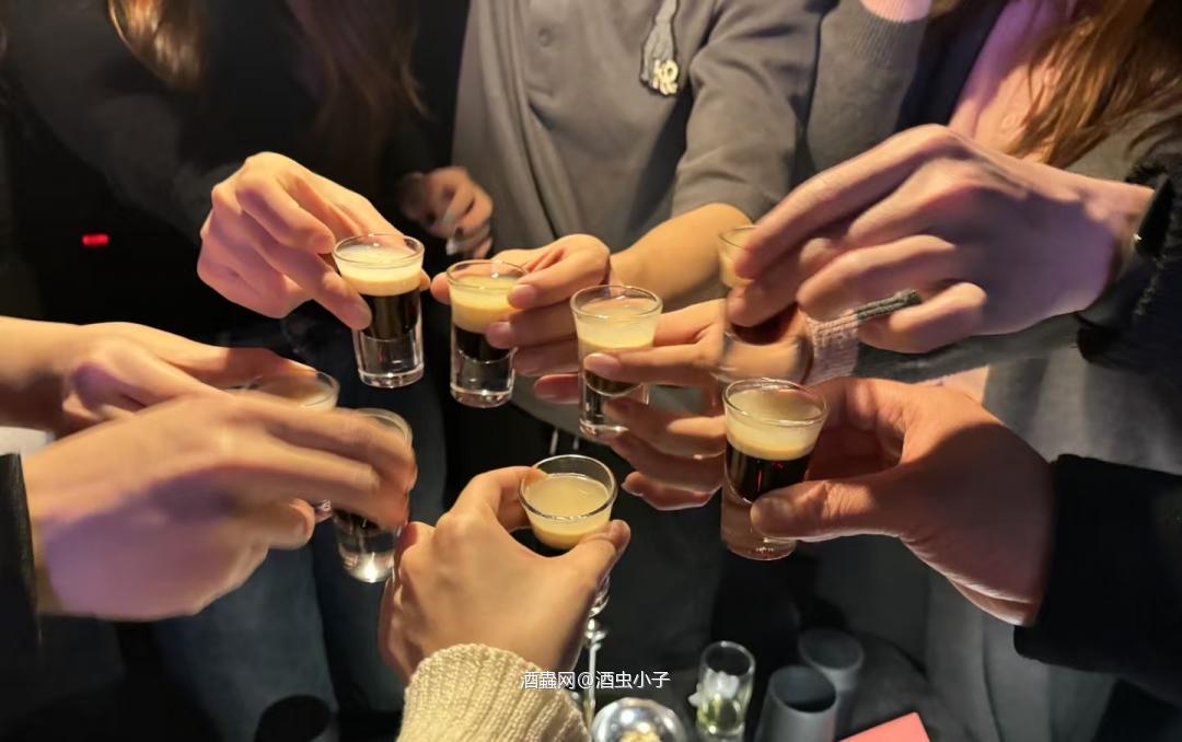 2024-2025 敬一杯人间烟火气 祝大家新年快乐呀 无论顺境还是逆境 记得要快乐哟 🍻干杯干杯喝