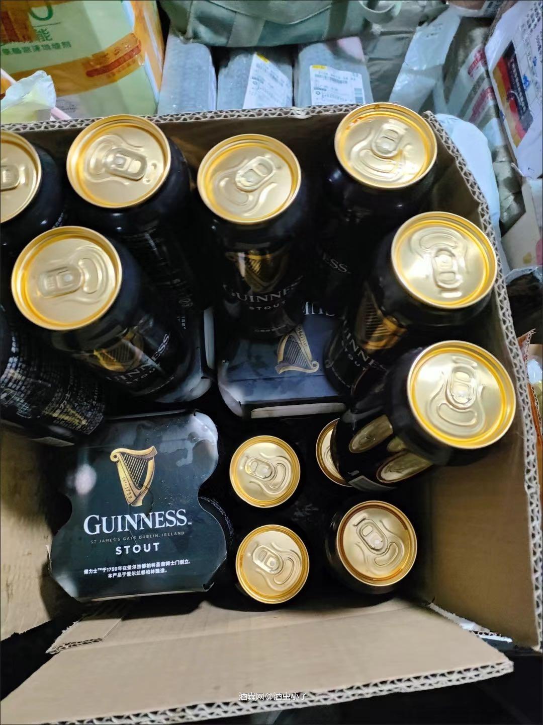 快喝完了才想起来拍。索菲亚一斤半推荐的健力士确实好喝，世涛的泡沫感很足，一股甜甜的咖啡味道，浪涌效果。再来3小杯绿方口粮酒，舒服了。