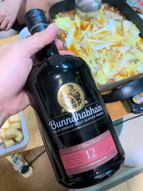 今天2月14情人节，我负责递酒🍷，你负责浪漫，奔赴心中所爱！❤️ 美酒已为您备好，喝酒call我哦！[呲牙]