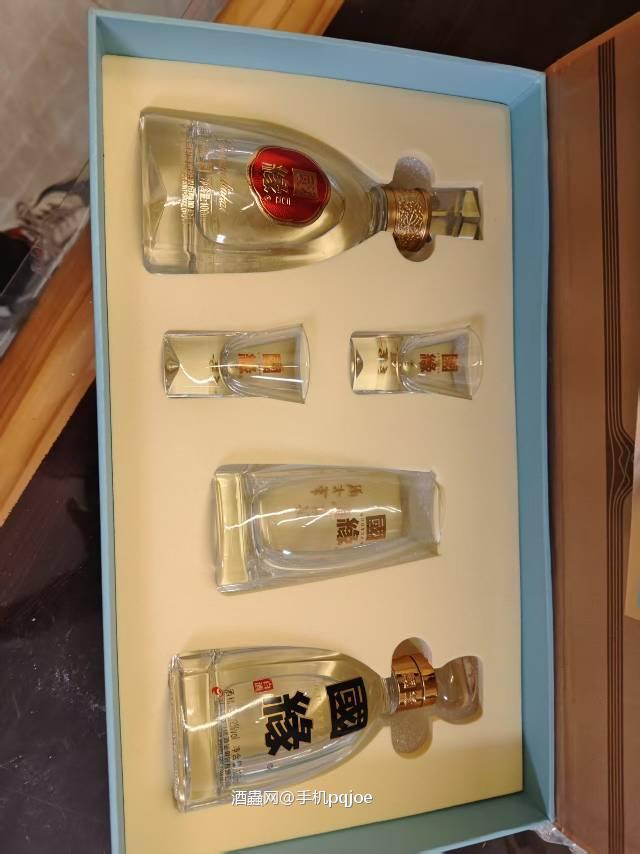 乍见心欢,小别思恋,久处仍怦然。