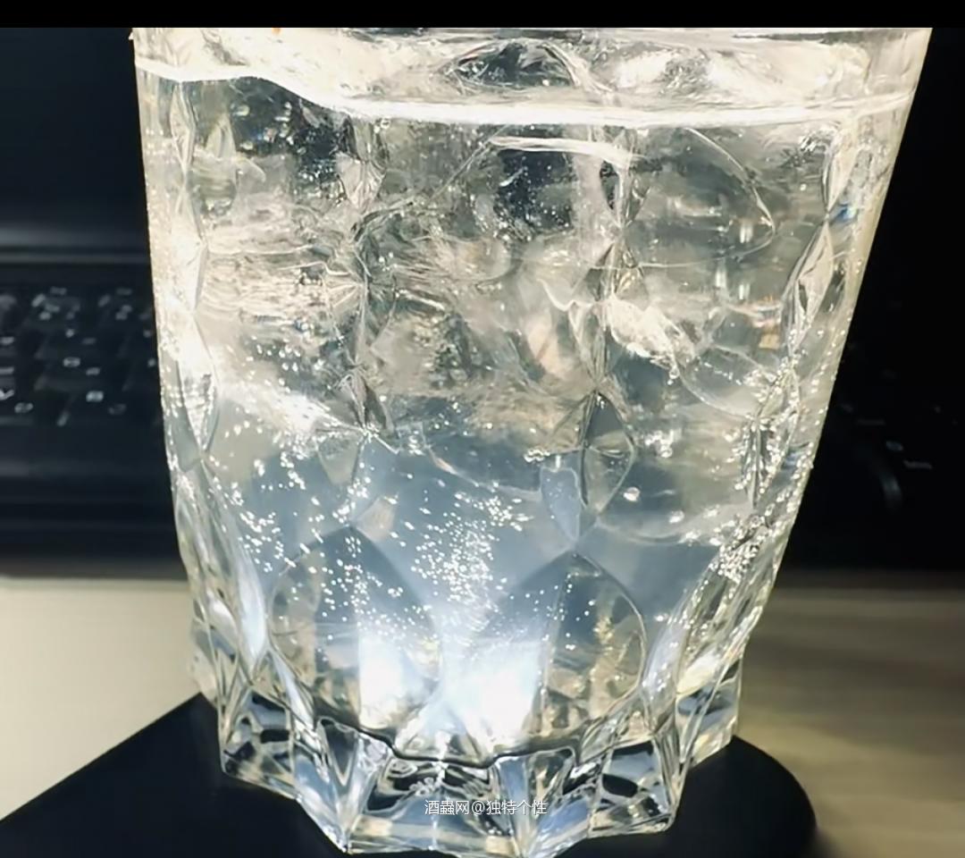 天气热了，喝冰的