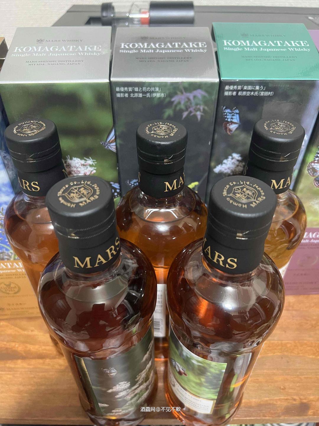 驹之岳浅葱班2020/21/22/23/24 每款装瓶一千来瓶 好看好喝好价<img src='https://sdata.whiskyworm.com/xcxpics/emoji_85.png' class='emoji' />