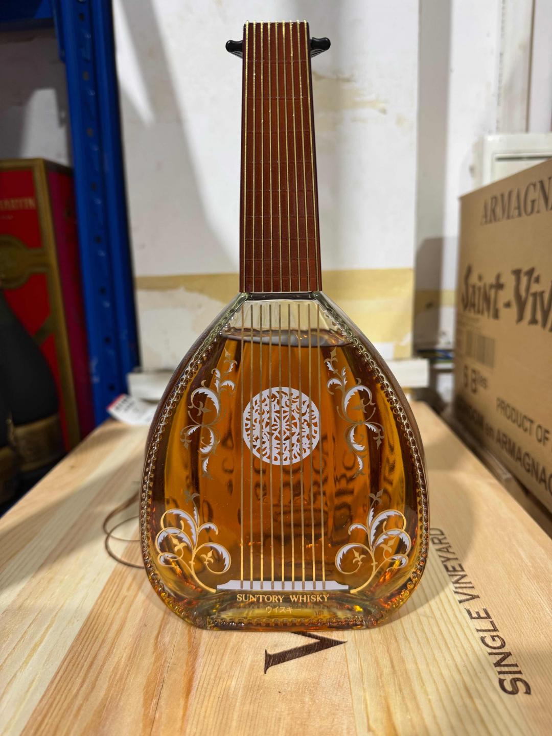 九十年代三得利乐器琉特琴