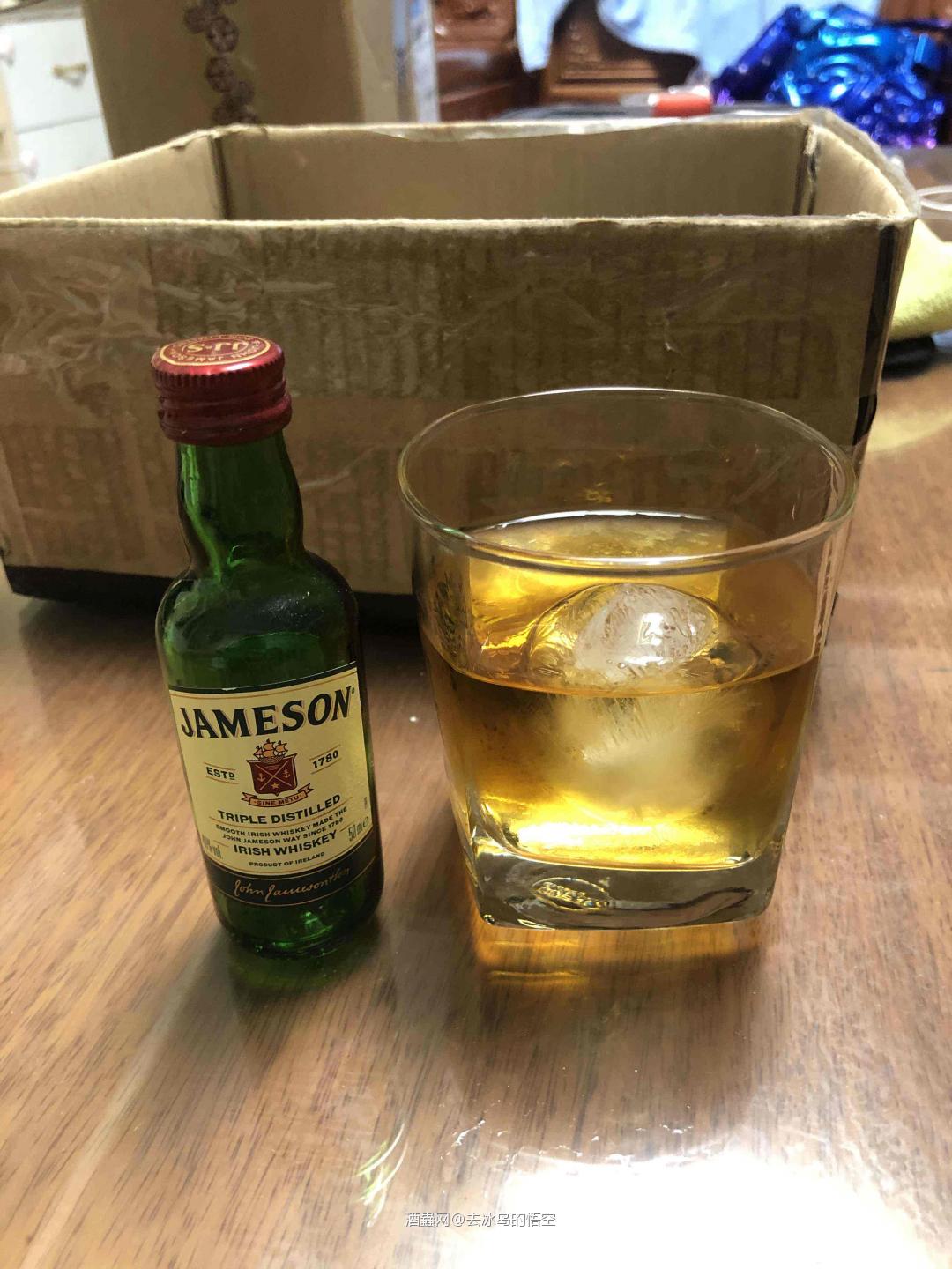 没有大佬们的酒柜只能喝点尊美醇