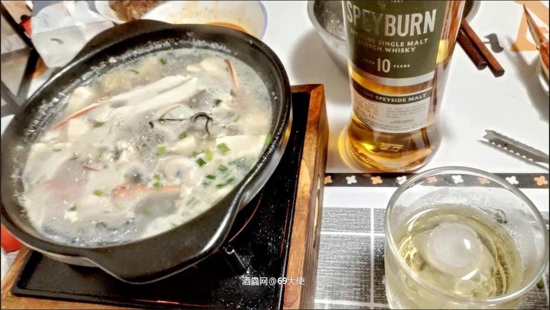 中午喝口口粮威士忌也很满足。