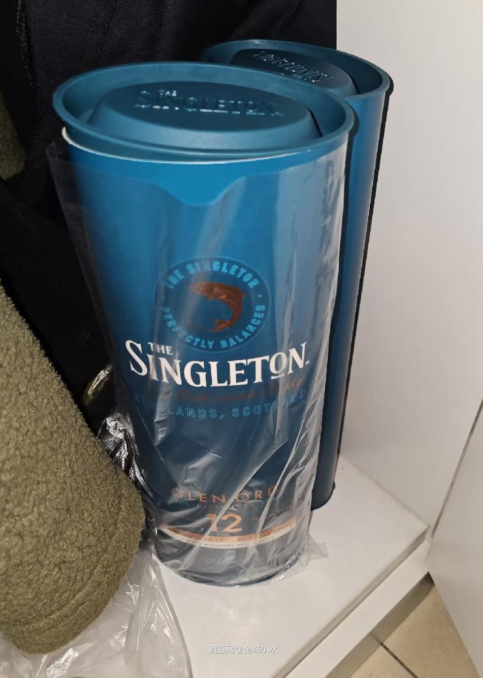 酒柜里发现一瓶