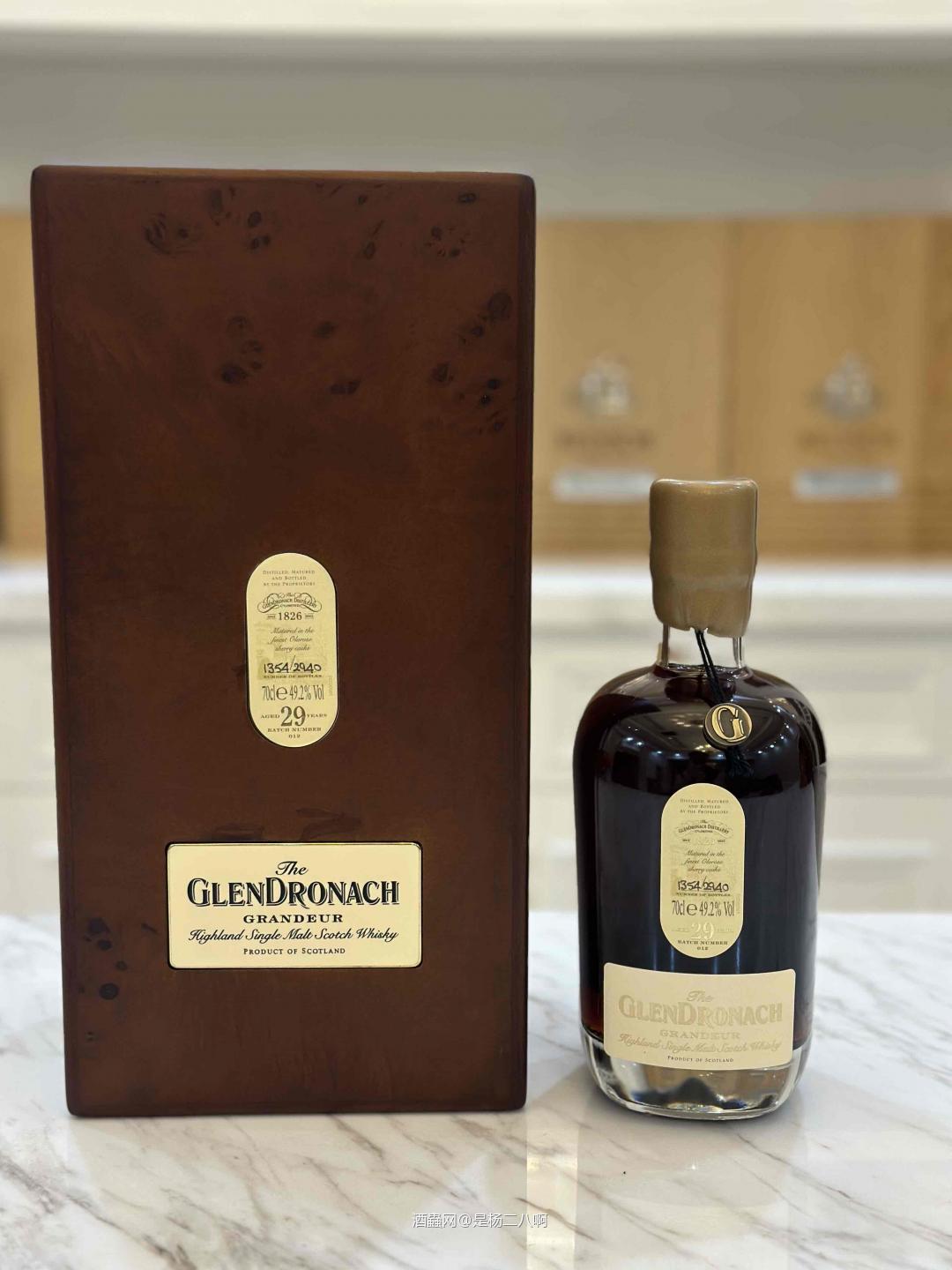 格兰多纳Grandeur Batch 12， 毋庸置疑，ZUI好喝的批次～ 深红褐酒液如绸缎，糖渍樱桃、树莓辛香交织。入口是黑巧克力风暴与浓缩咖啡，尾韵华美悠长。