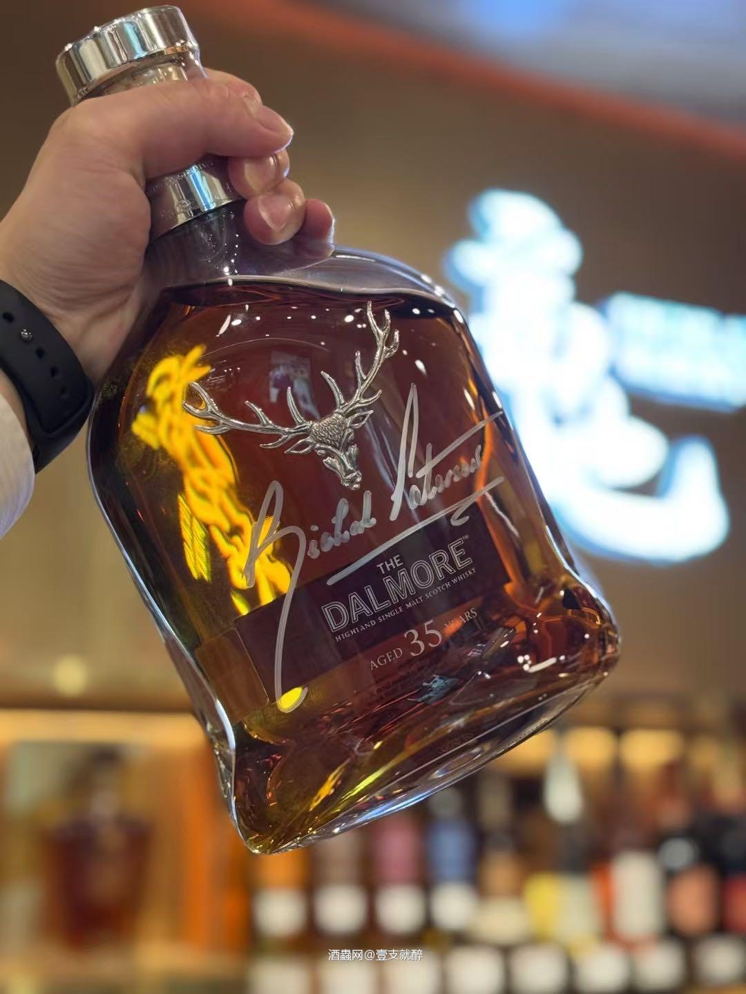 大摩35年🥃里查派特森签名版✨ 全球限量1000瓶！签名版仅此一瓶🔥🔥🔥 全手工定制的Baccarat水晶瓶🤩