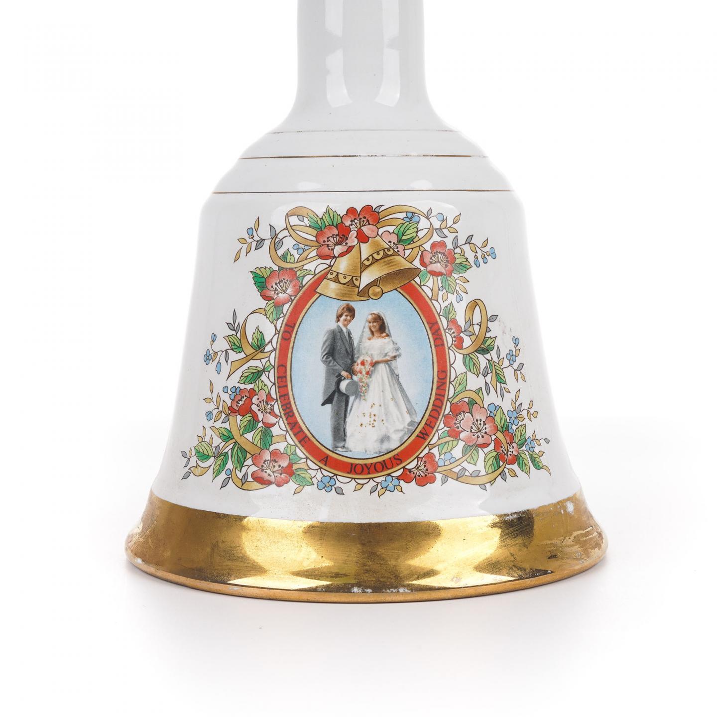Bell’s 金铃 欢乐婚礼纪念版 调和威士忌 750ml