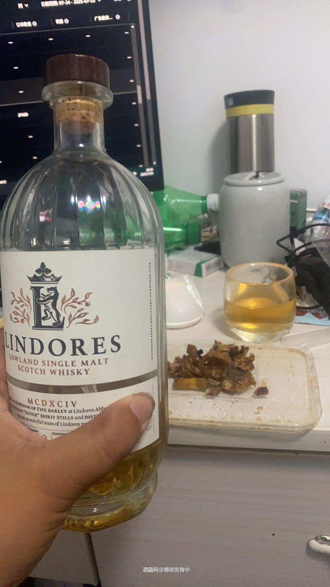 喝完啤酒喝威士忌，有肉有酒，没有你。