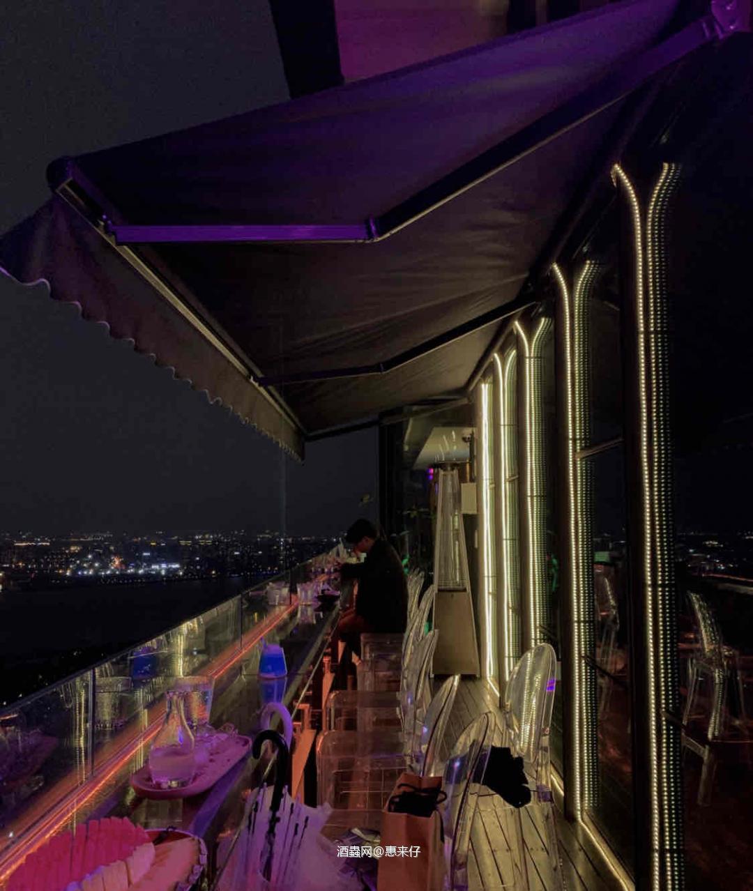 高空酒吧33层的风景