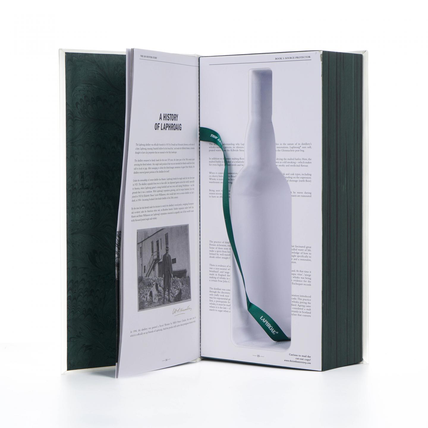 Laphroaig 拉弗格 33年 Ian Hunter Book 3 750ml