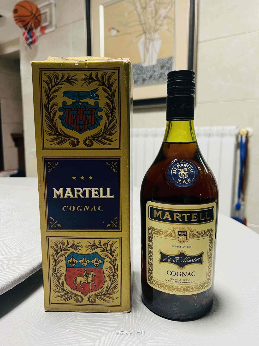 60-70年代～馬爹利青瓶十字三星拔蘭地<img src='https://sdata.whiskyworm.com/xcxpics/emoji_80.png' class='emoji' /><img src='https://sdata.whiskyworm.com/xcxpics/emoji_80.png' class='emoji' /><img src='https://sdata.whiskyworm.com/xcxpics/emoji_80.png' class='emoji' />