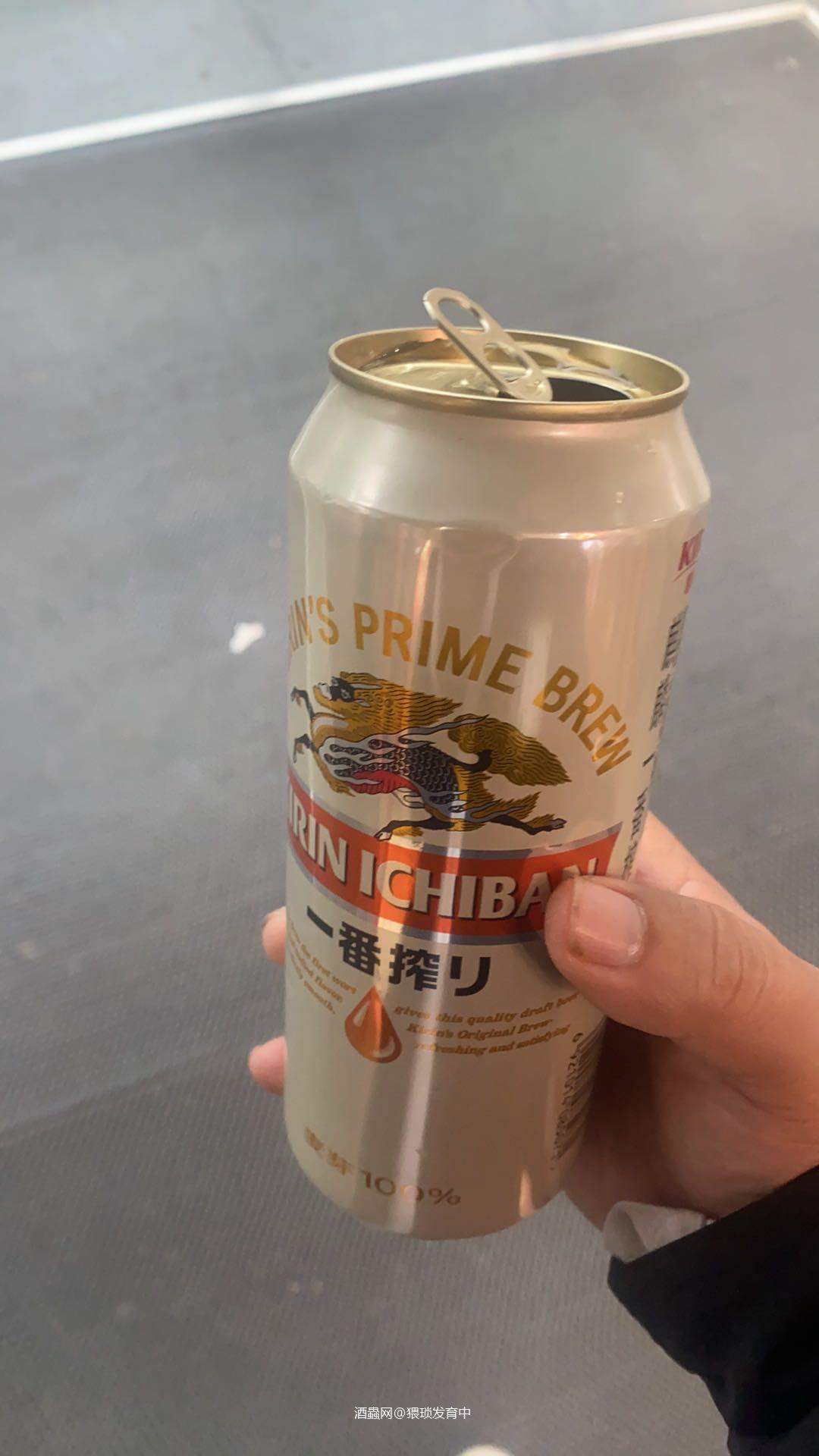 举杯邀明月 对影成三人