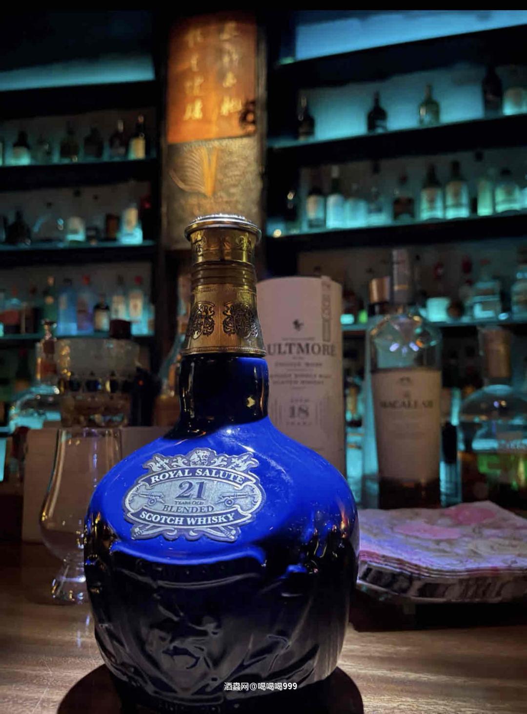 蓝调灯光邂逅皇家礼炮21年的深邃👥<p class='p'/>