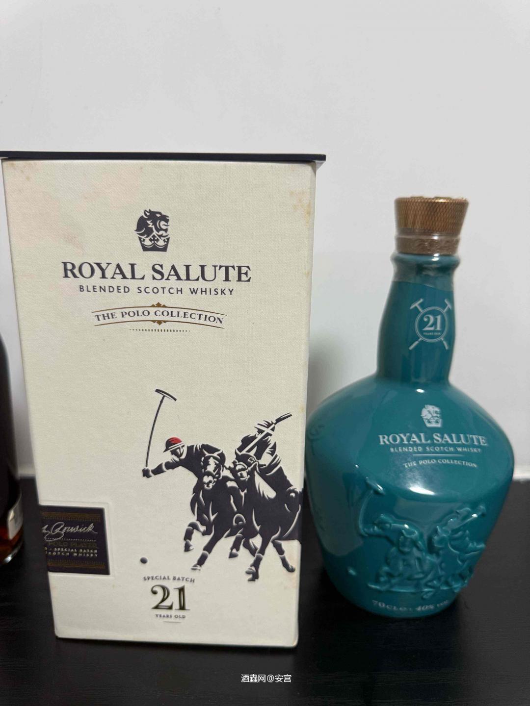 多年珍藏的皇家礼炮草地马球珍藏版（首版）拿出来开开光<img src='https://sdata.whiskyworm.com/xcxpics/emoji_14.png' class='emoji' /><img src='https://sdata.whiskyworm.com/xcxpics/emoji_14.png' class='emoji' />