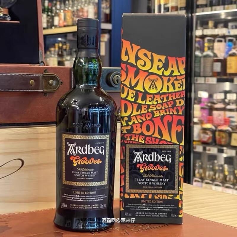 阿贝还是会玩酒标的