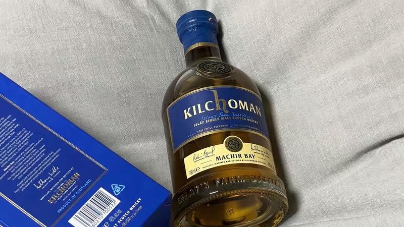 酒还没醒躺在床上