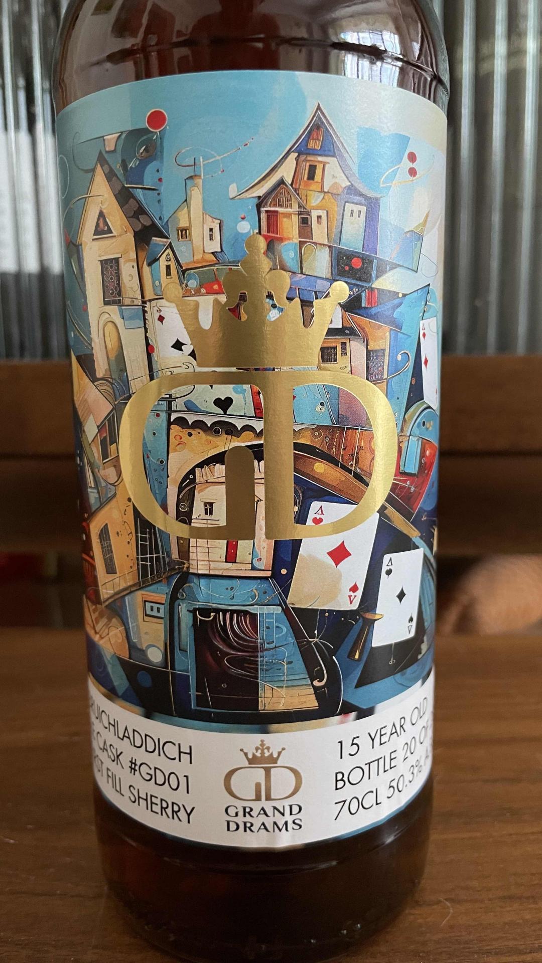 布赫拉迪 15年 初填雪莉桶 GD装瓶 限量280瓶 扑克牌艺术标 给黝黑的酒色 增添一些艺术气息 非常稀少 值得收藏与品鉴