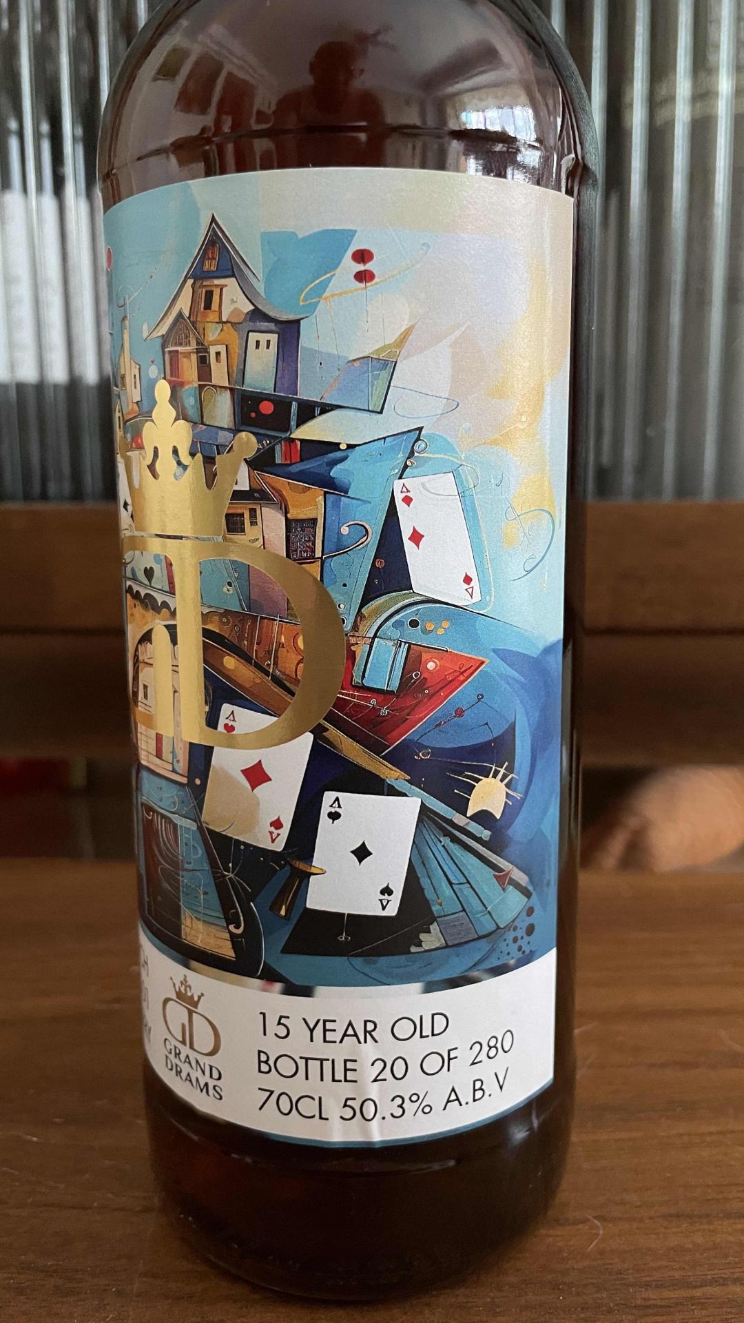 布赫拉迪 15年 初填雪莉桶 GD装瓶 限量280瓶 扑克牌艺术标 给黝黑的酒色 增添一些艺术气息 非常稀少 值得收藏与品鉴