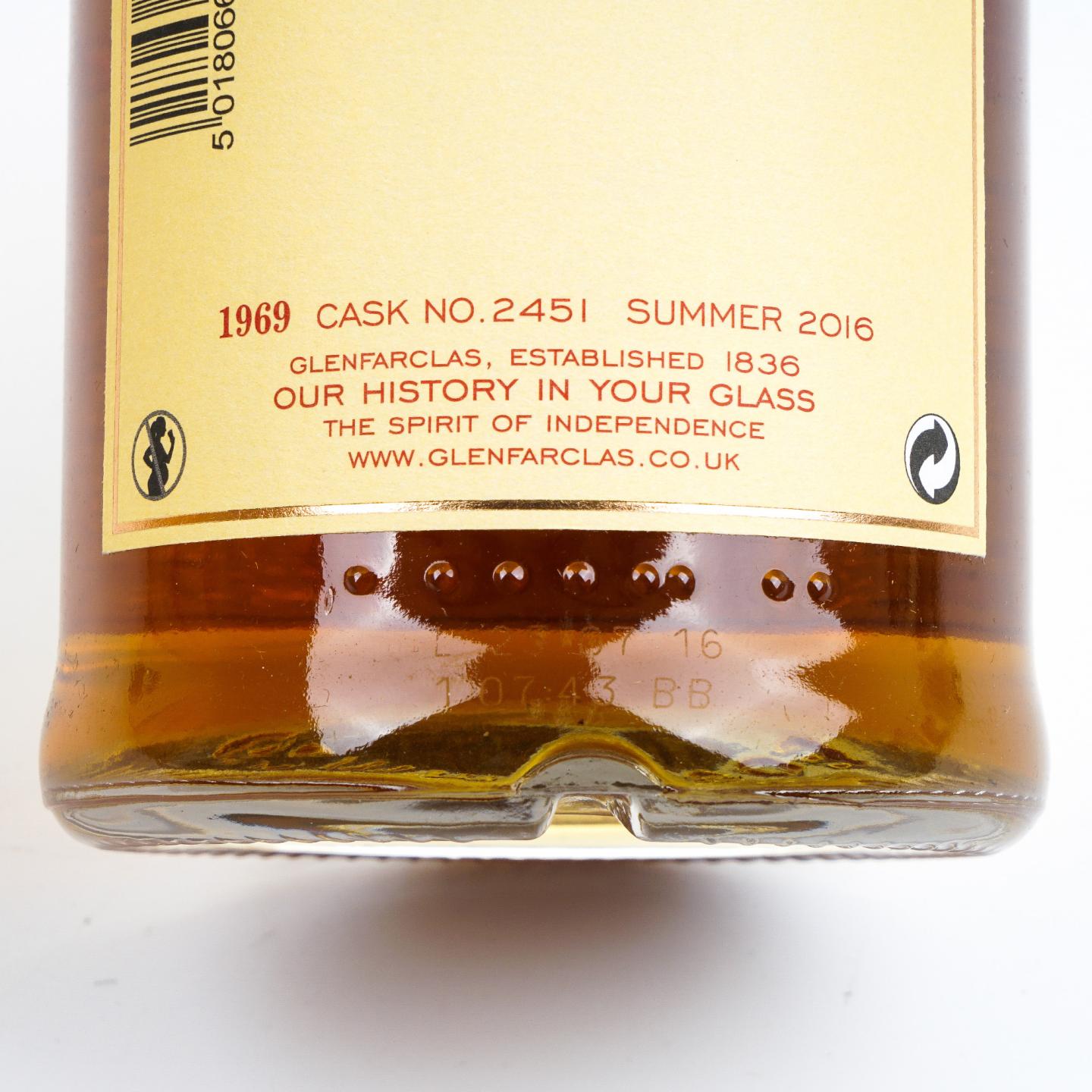 Glenfarclas 格兰花格 1969-2016 家族桶#2451