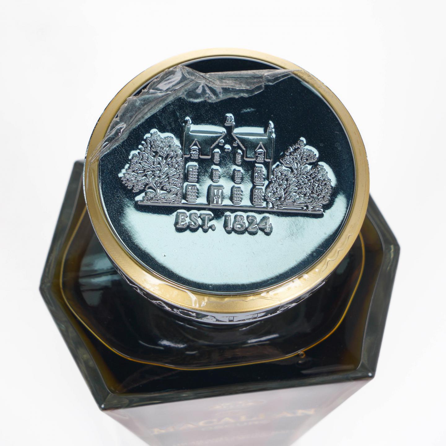 Macallan 麦卡伦 Oscuro 深棕 1824系列