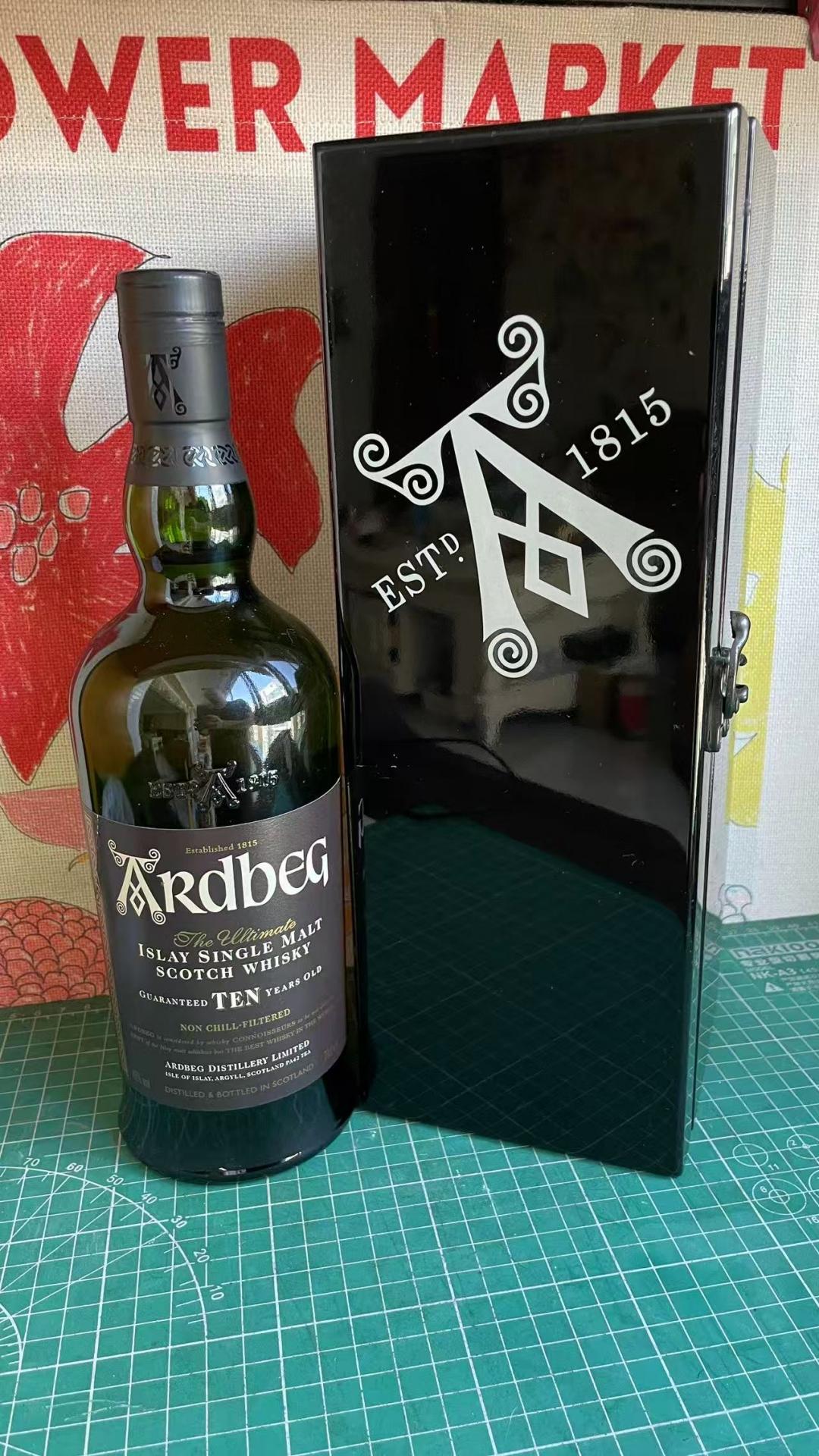 阿贝 10年 2009年装瓶 法国限定 钢琴漆木制礼盒 46度 早年经典版本 2010后的都是43度 非常稀少 值得收藏与品鉴