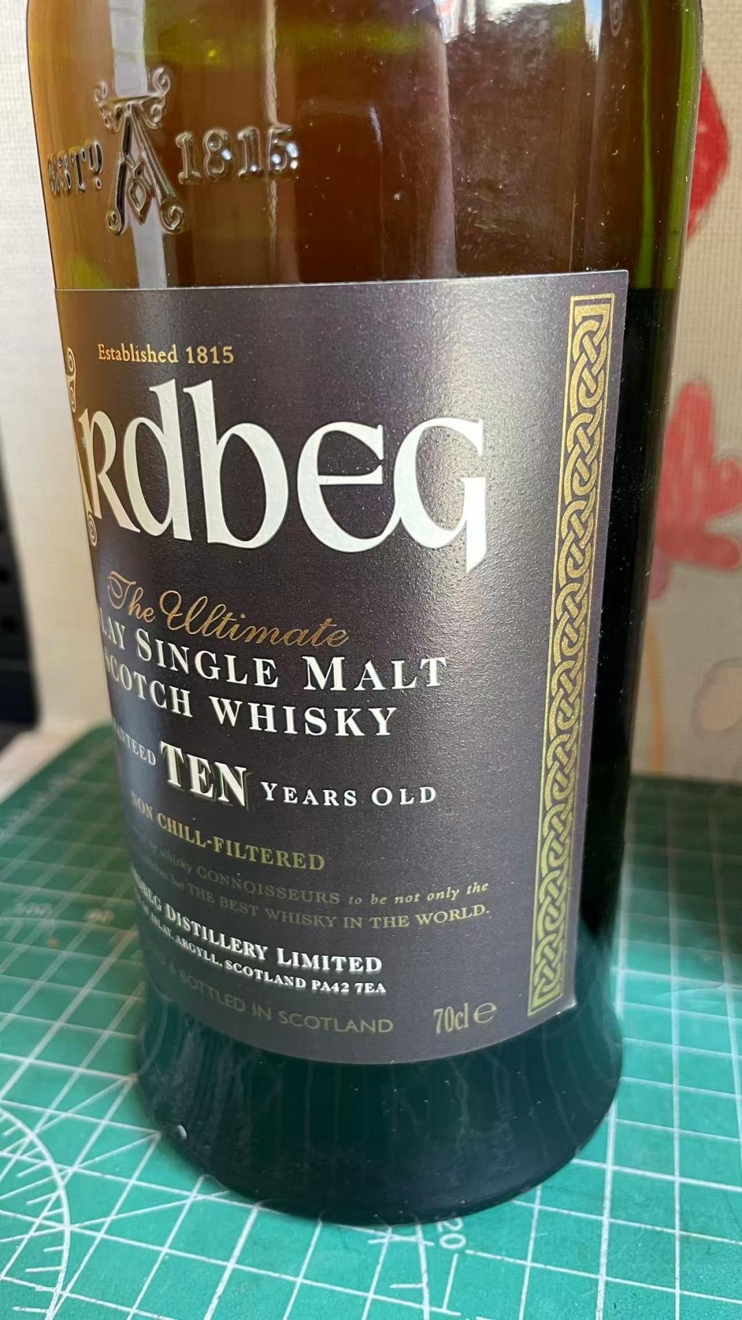 阿贝 10年 2009年装瓶 法国限定 钢琴漆木制礼盒 46度 早年经典版本 2010后的都是43度 非常稀少 值得收藏与品鉴