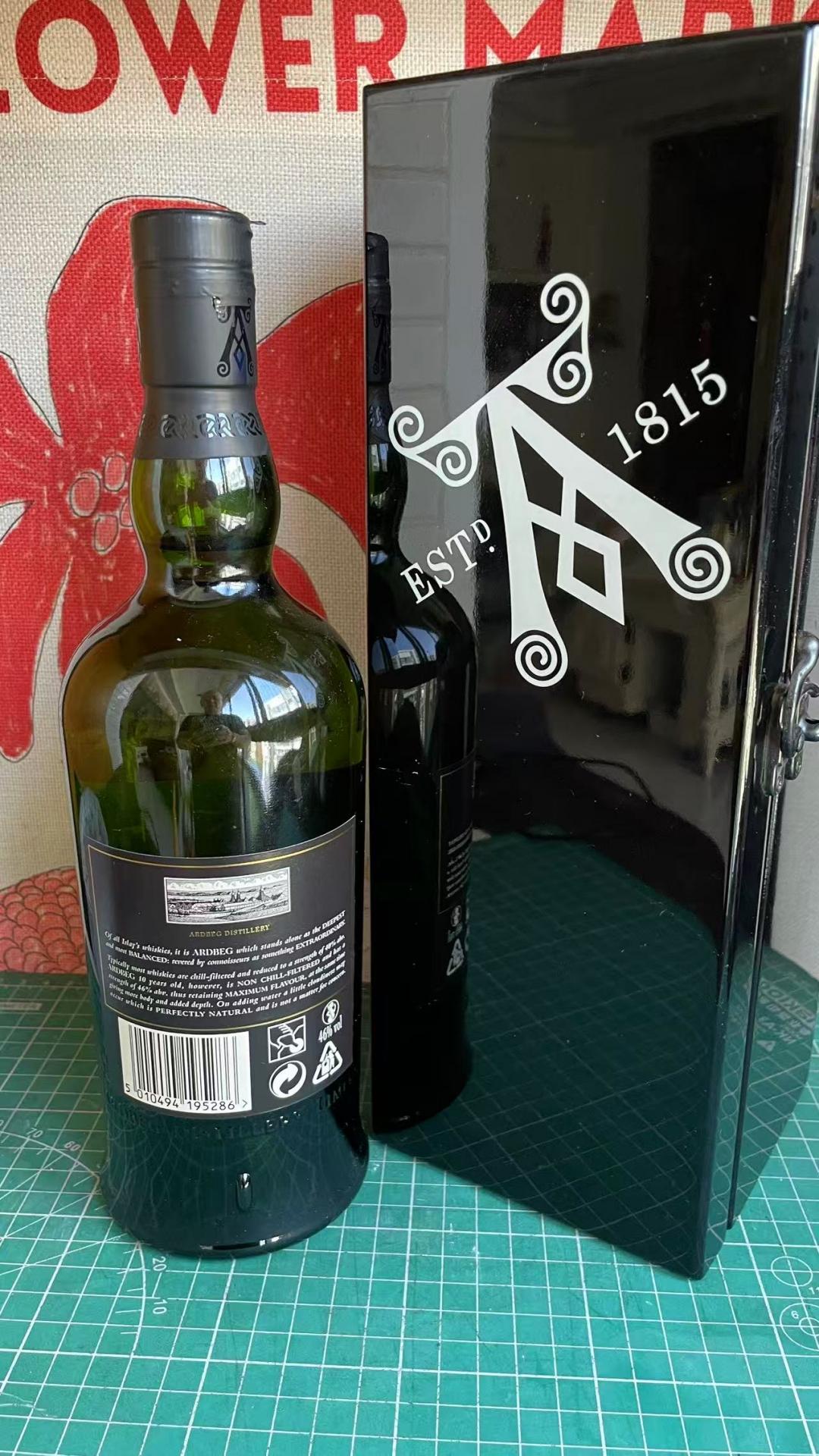 阿贝 10年 2009年装瓶 法国限定 钢琴漆木制礼盒 46度 早年经典版本 2010后的都是43度 非常稀少 值得收藏与品鉴
