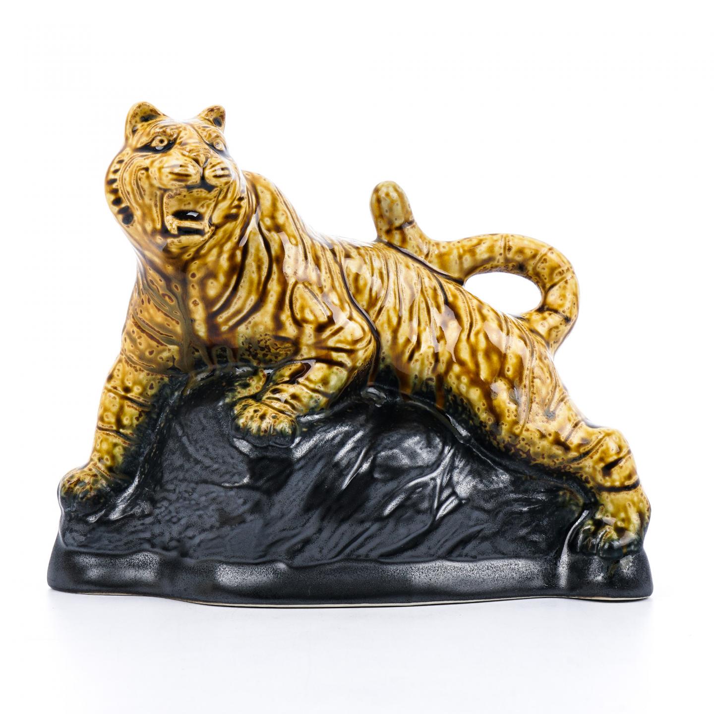 长滨蒸馏所 2017-2021 生肖虎陶瓷瓶 500ml