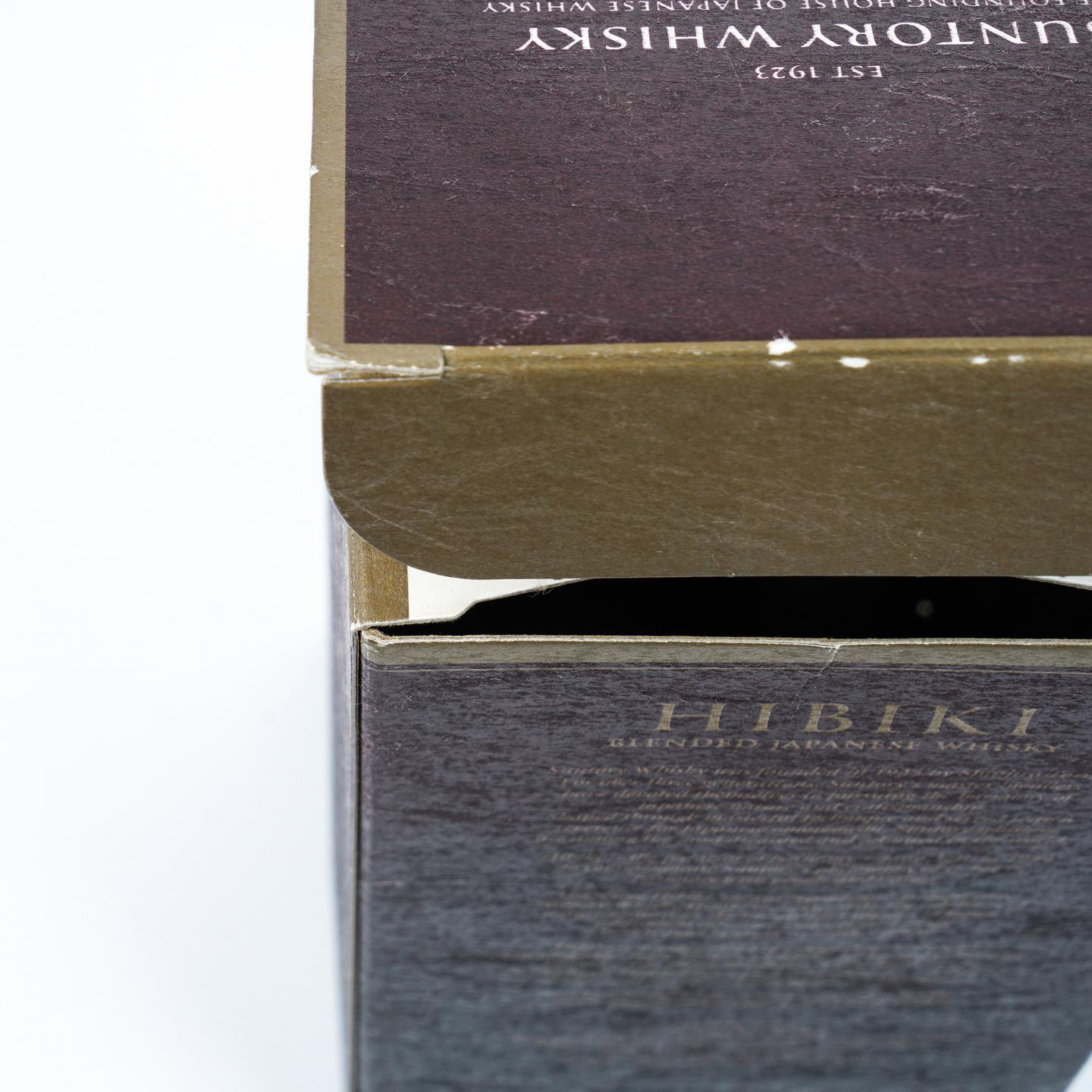 响 21年 调和 方盒 700ml