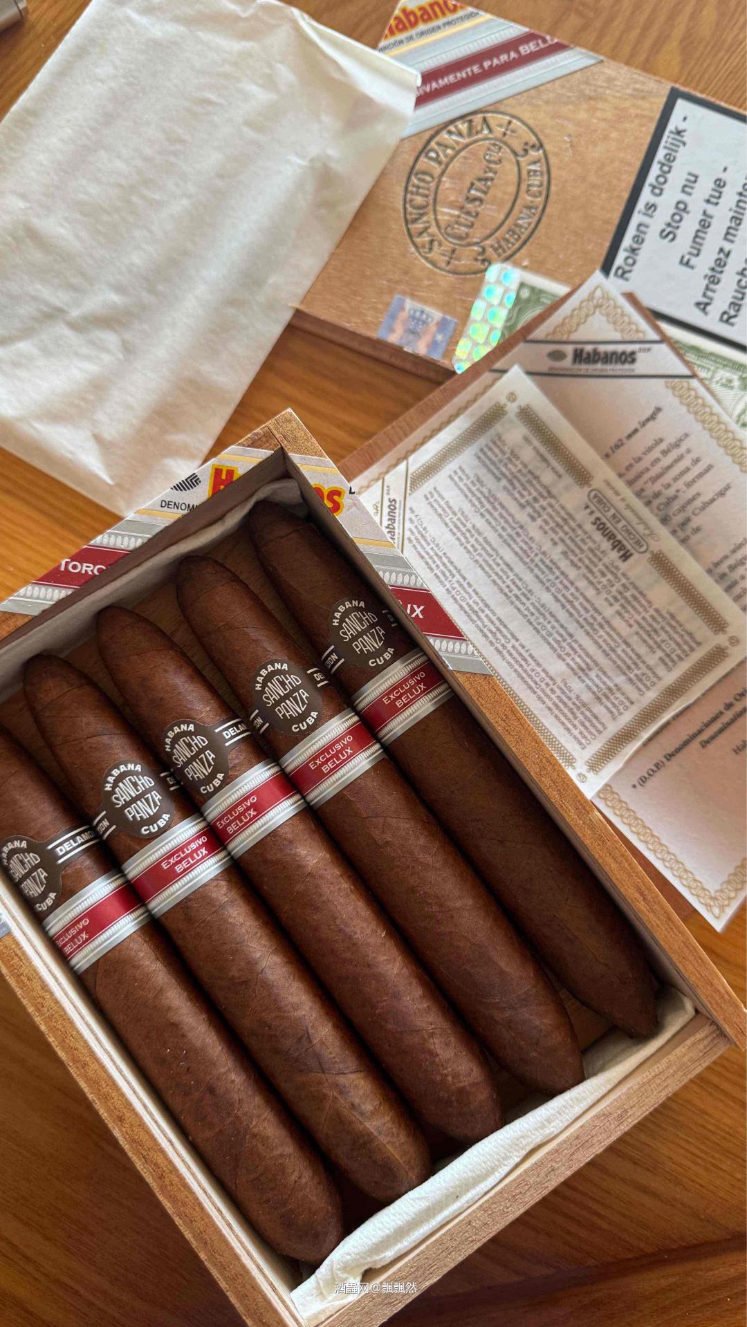 有茄有酒、三五好友，開心的週末