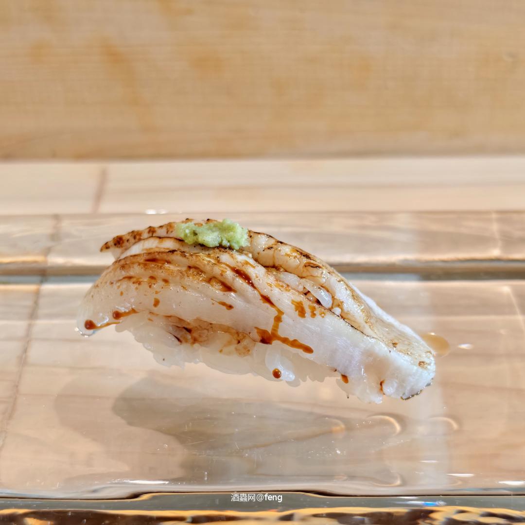 独行独坐，独唱独酌还独卧。