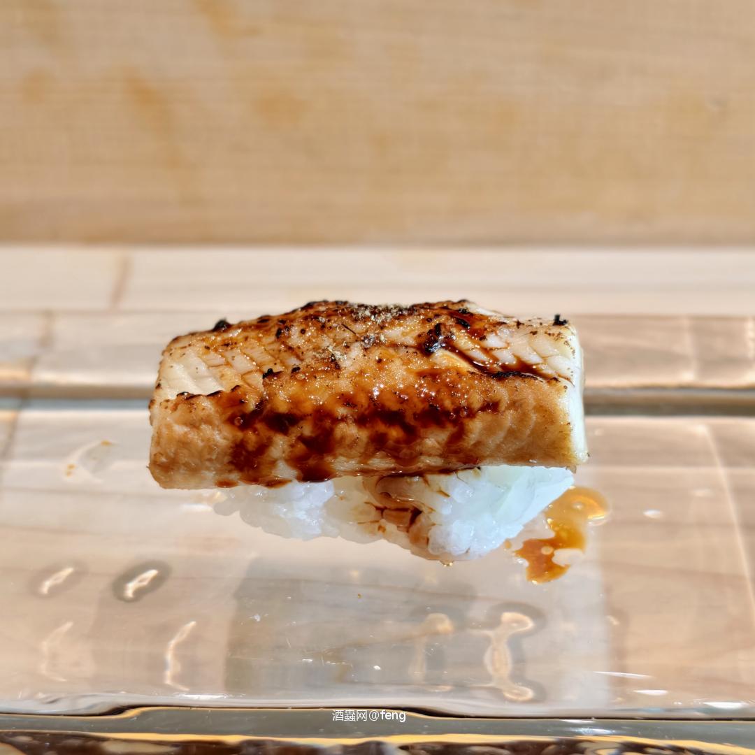 独行独坐，独唱独酌还独卧。