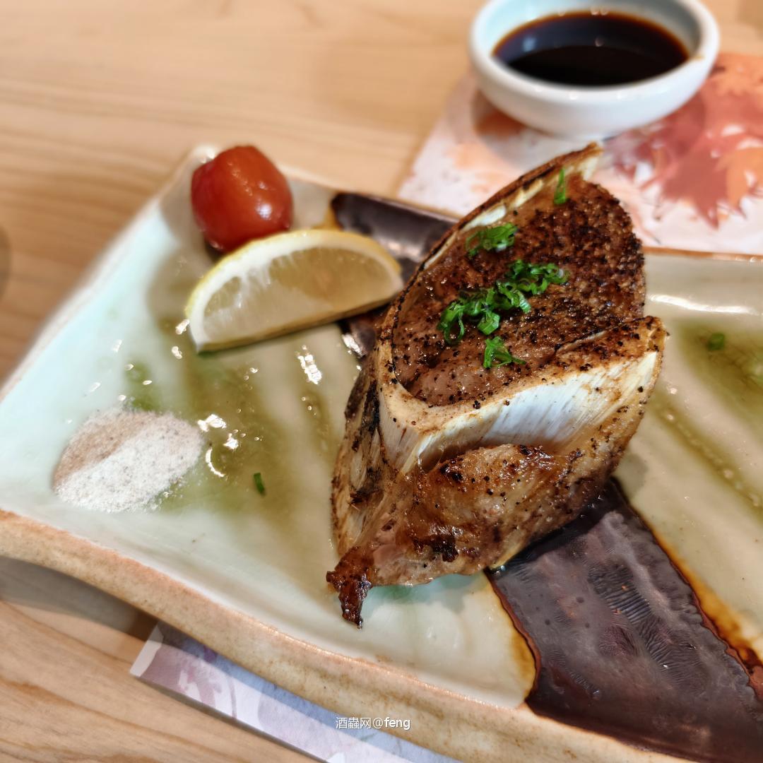 独行独坐，独唱独酌还独卧。