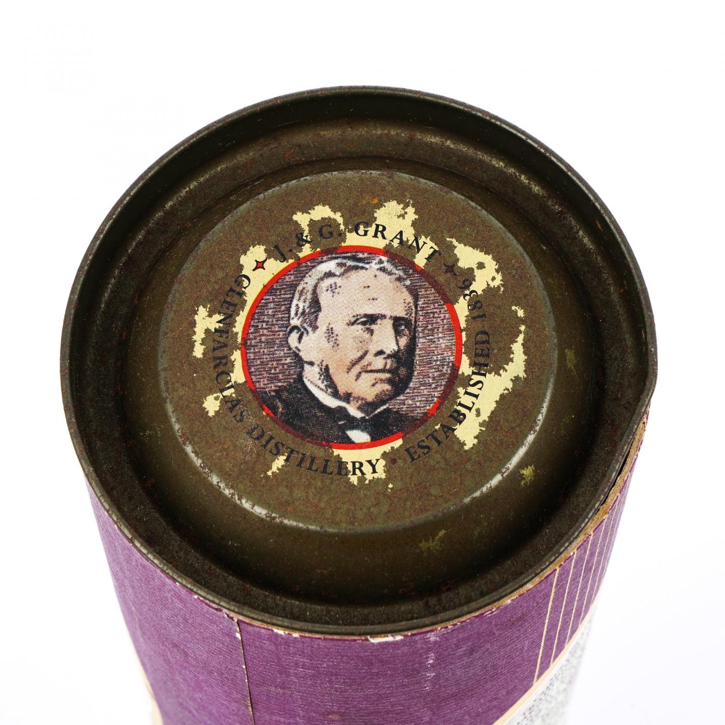 Glenfarclas 格兰花格 30年 旧版 紫色圆盒