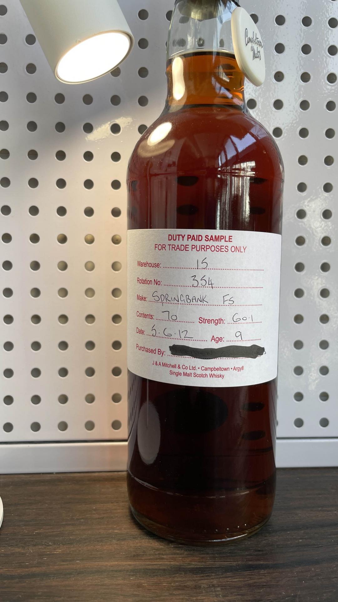 云顶 完税瓶 2012-2021装瓶 9年 初填雪莉桶 60.1度 酒色黝黑 非常值得收藏与品鉴