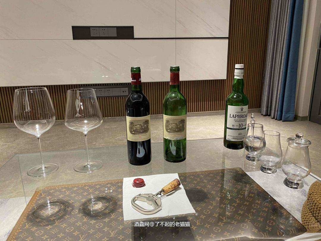 2025最后一天开了拉菲1982年最后一支存货，还是弥足珍贵…