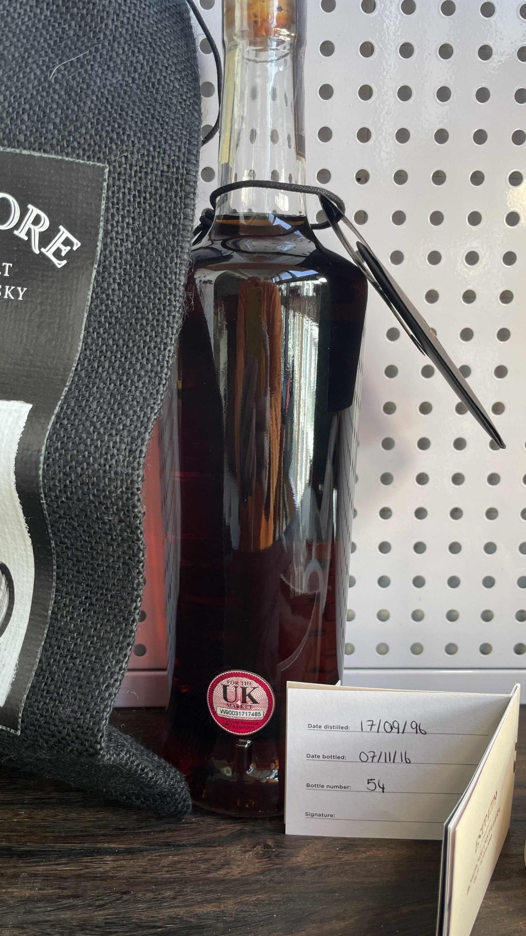 波摩 20年oloroso雪莉桶 手工装瓶 酒厂限定 wb权威酒评网 106人投票 评出高分90.64分 欧洲价格都过8千 现货好价