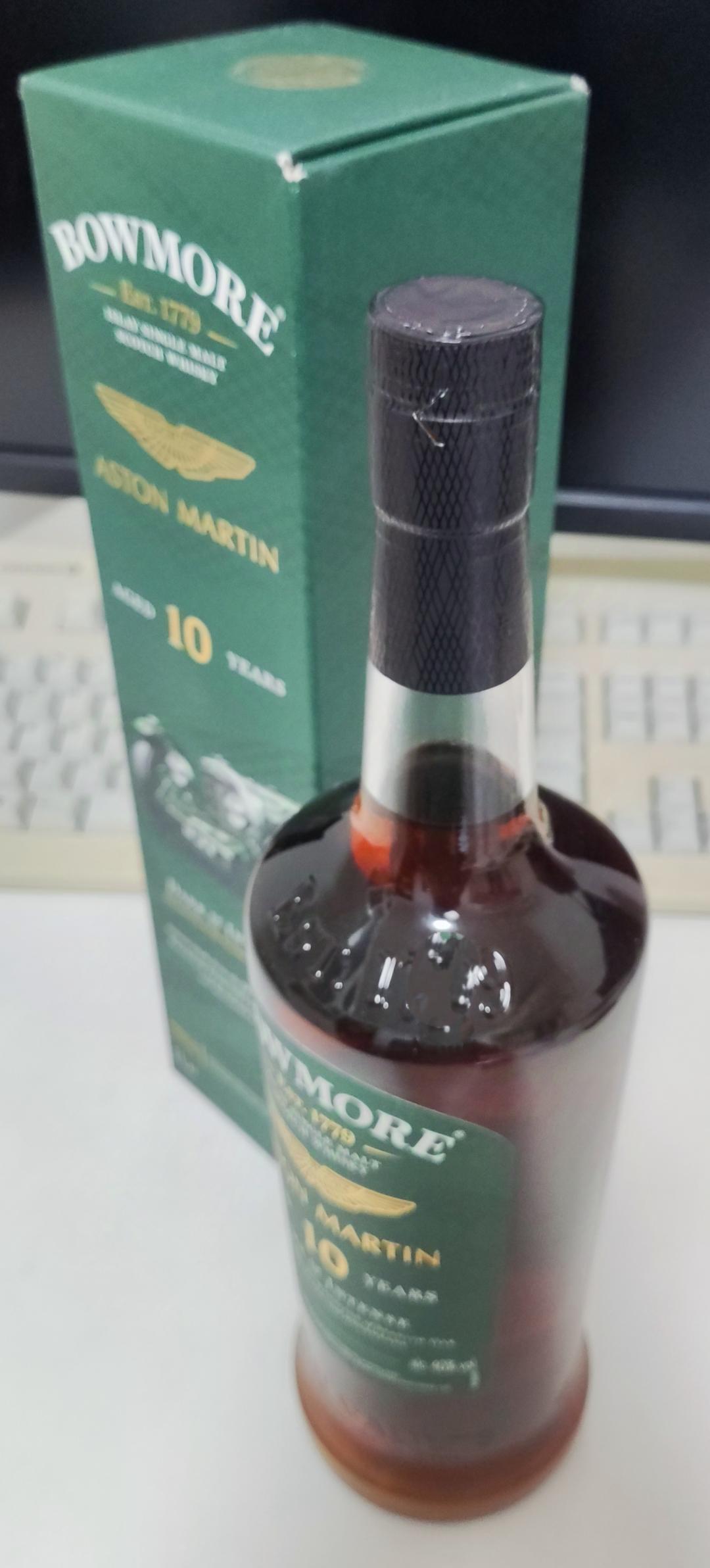 波摩10年阿斯顿马丁一升装