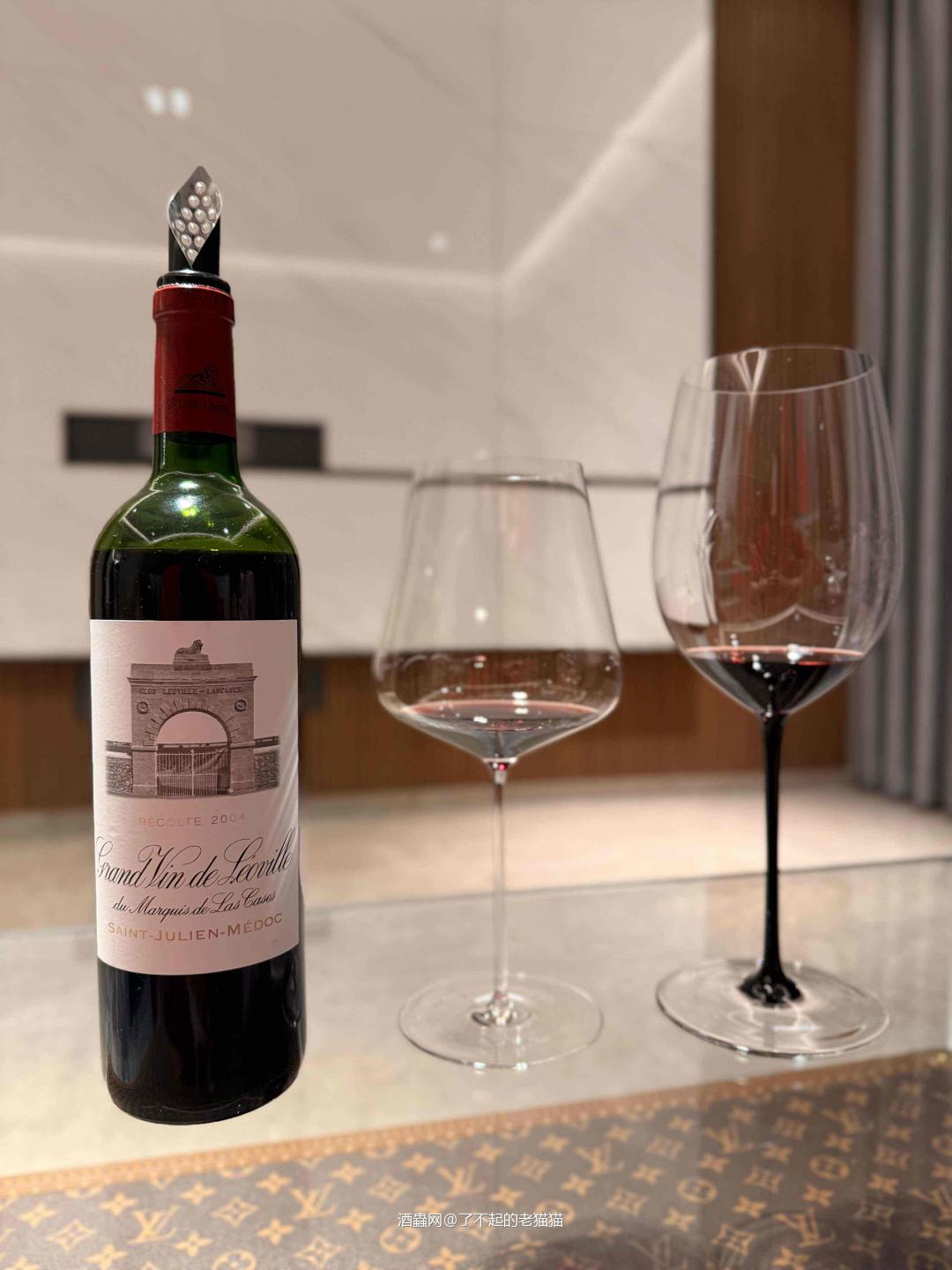 今天的深夜酒单，先喝点白州再喝点晚出庄的老年份雄狮