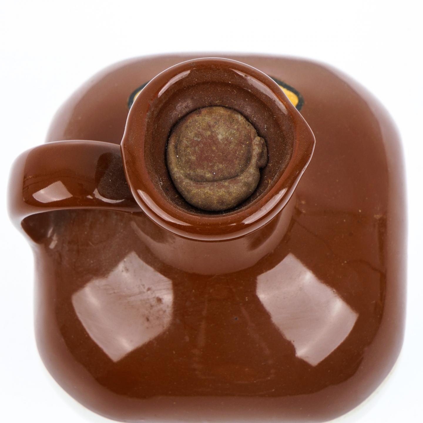 Grand Old Parr 调和 De Luxe Scotch Whisky 瓷瓶 750ml