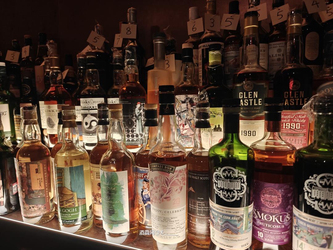 还有年轻人为了爱好而做Bar。果然95后和00后是未来的主力