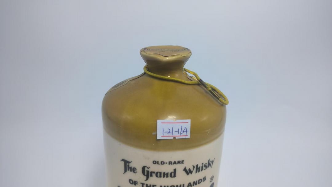 Usquaebach 老版陶罐装调和苏格兰威士忌｜Stone Flagon｜约1960-70年代
