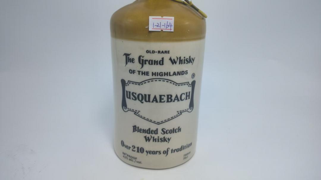 Usquaebach 老版陶罐装调和苏格兰威士忌｜Stone Flagon｜约1960-70年代