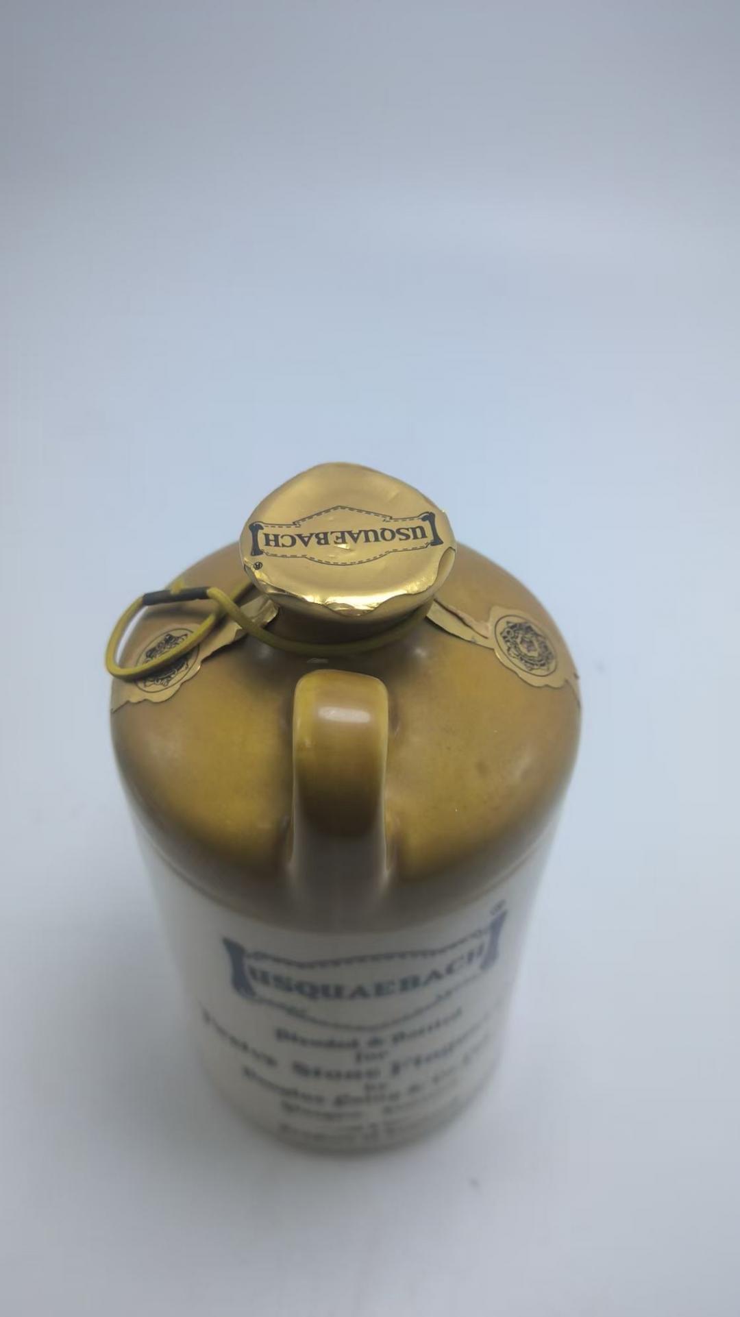 Usquaebach 老版陶罐装调和苏格兰威士忌｜Stone Flagon｜约1960-70年代