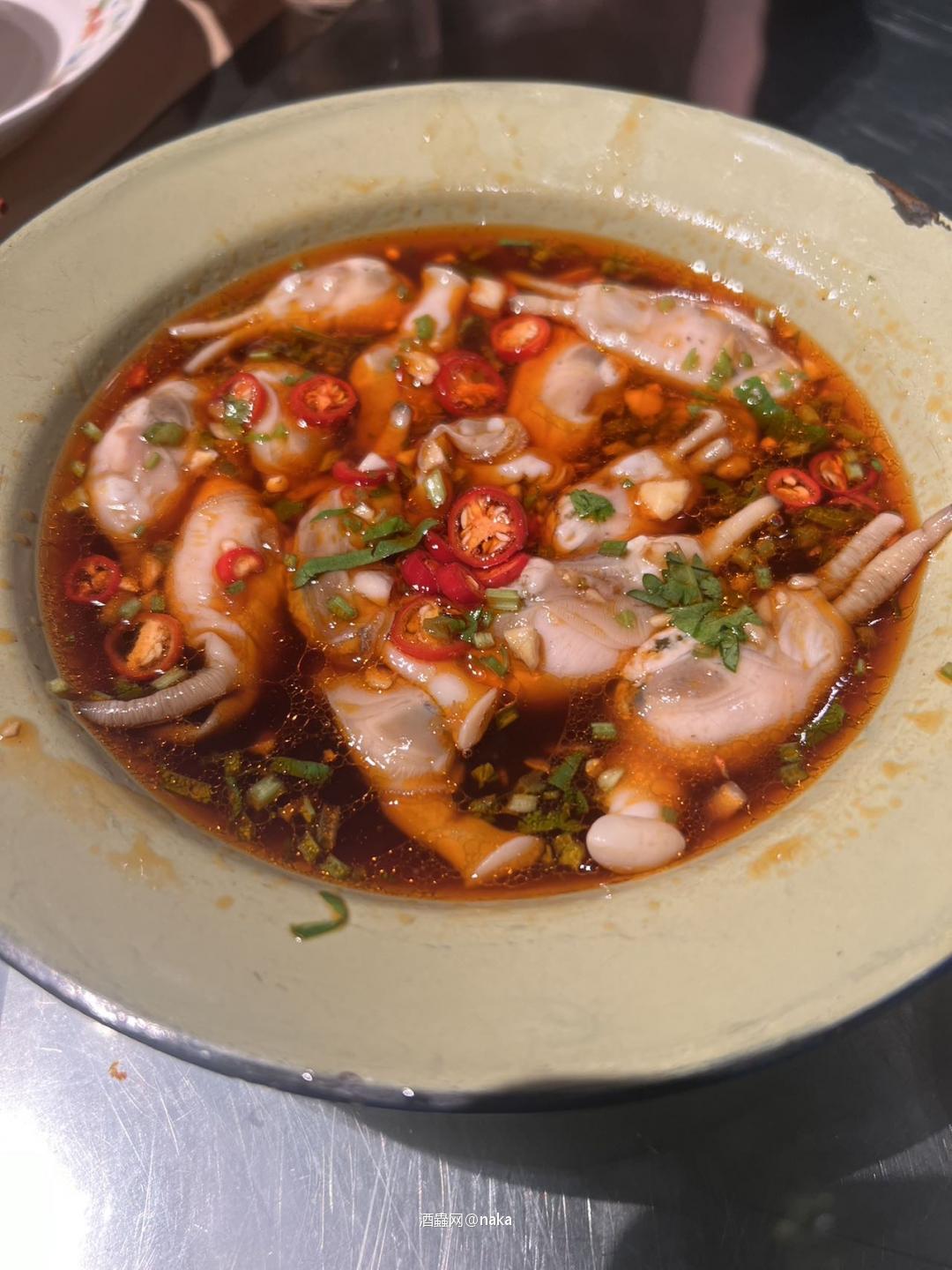 墨西哥产的蜜蜂龙舌兰配宵夜