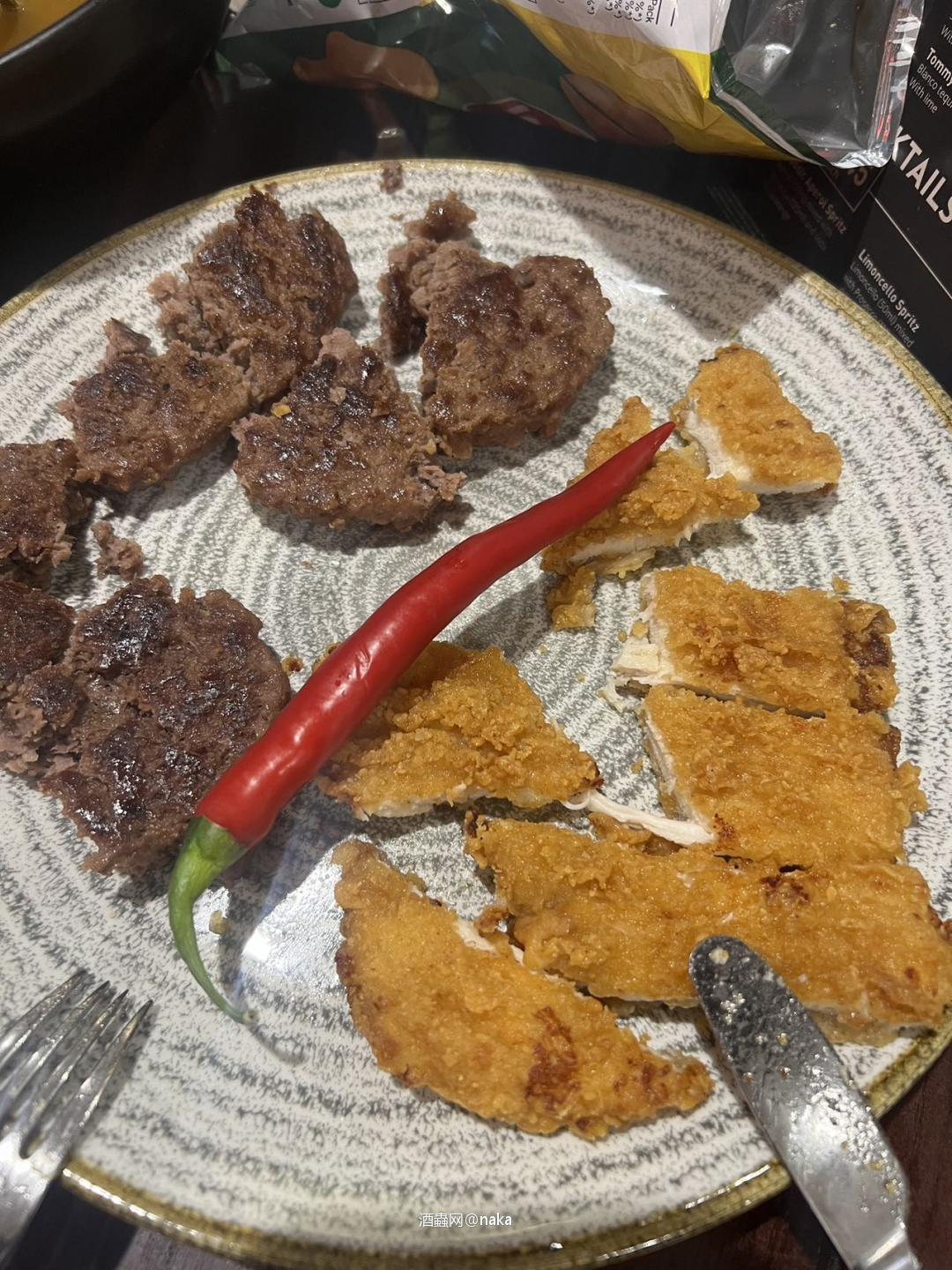 在英国机场直接开喝