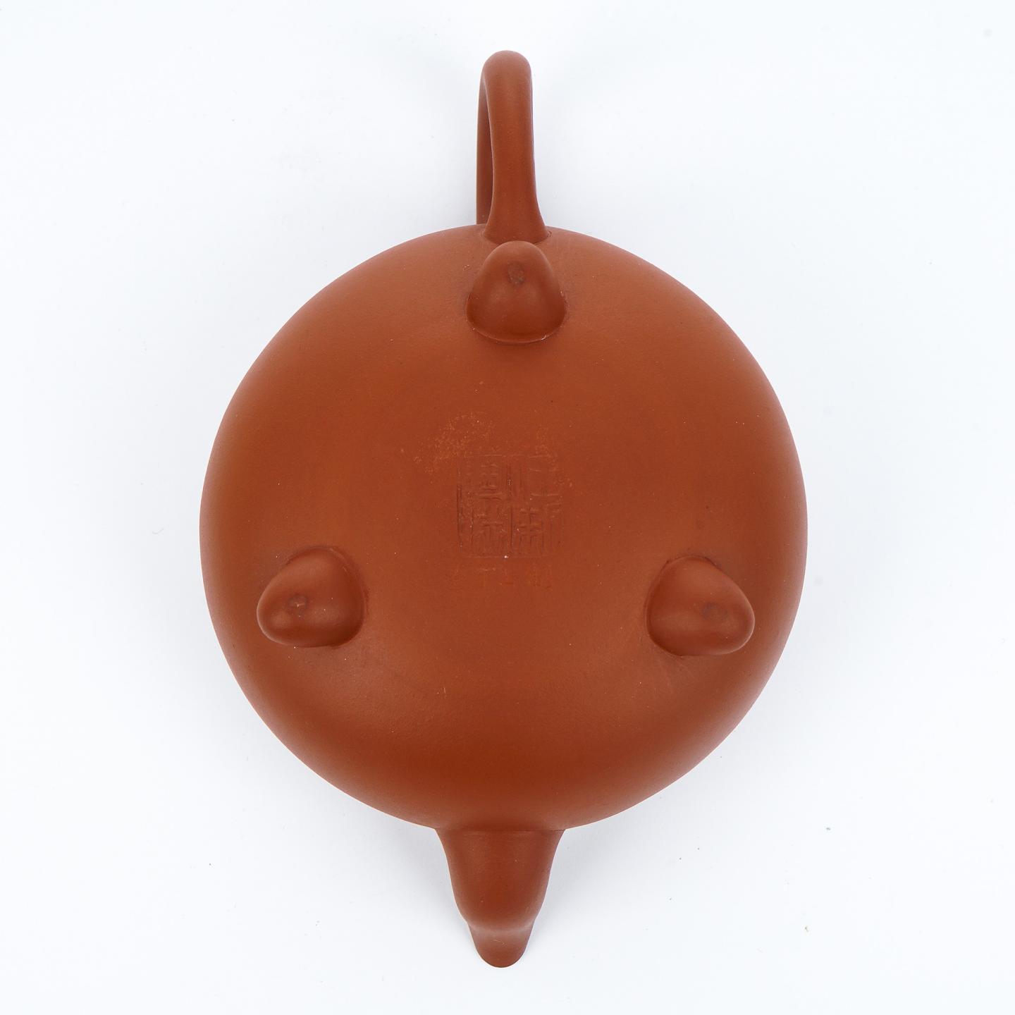 任陶渊 三足鼎炉壶 紫砂壶 约90年代 约350cc 约高93mm